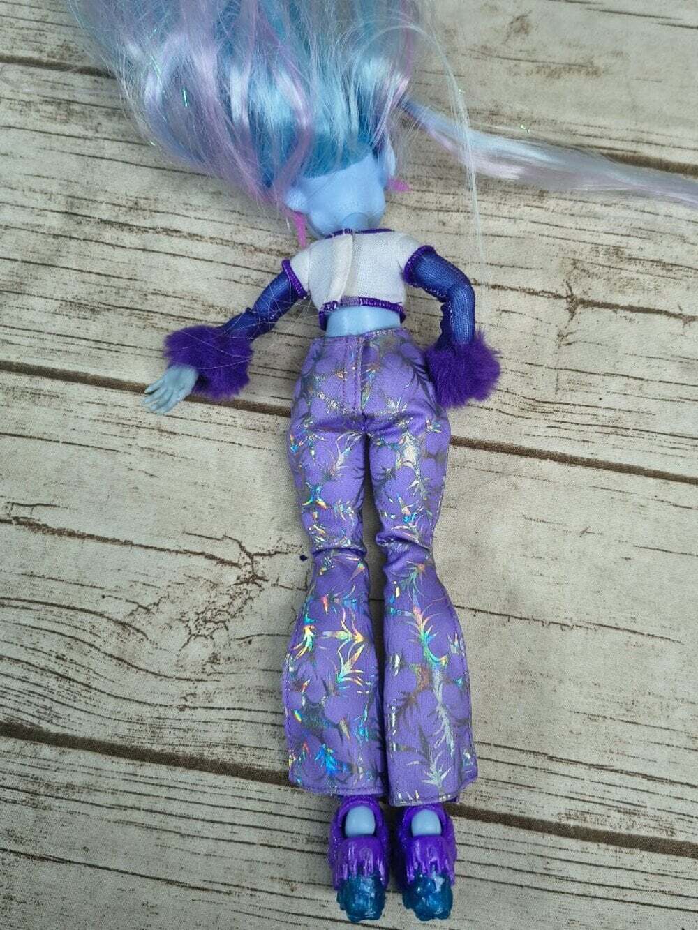Monster High G3 Abbey Bominable Core Fashion Doll Original Gen 3 - Picture 5 of 5
